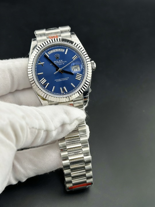 CLEANクリーン工場  ROLEXロレックスデイデイ ト 228239  40mm ブルー文字盤ローマ字 フルー テッドベゼル プレジデントプレスレット 1:1精度