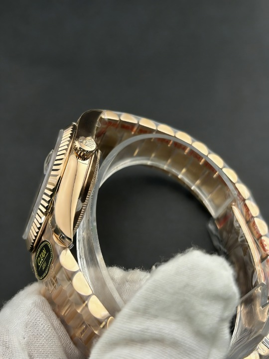 CLEANクリーン工場 ROLEXロレックスデイデイ ト エバーローズゴールド228235  40mmダイヤ目 盛り チョコレート文字盤 フルーテッドベゼル プ レジデントプレスレット  1:1精度