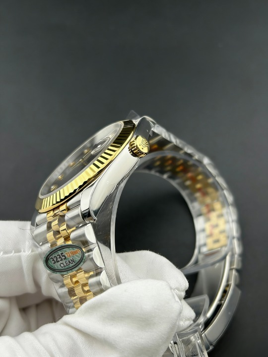 CLEANクリーン工場 ROLEXロレックスデイトジ ャスト コンビゴールド126333 41mmダイヤ目盛 り ブラック文字盤 フルーテッドベゼル ジュビリ ープレスレット 1:1精度