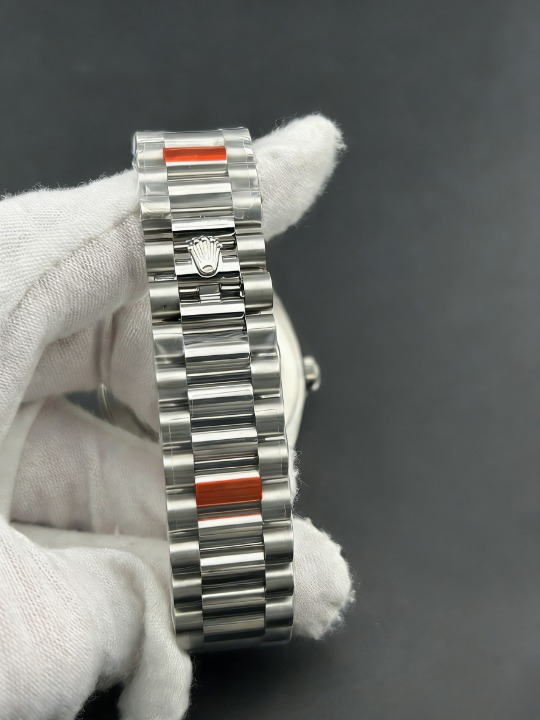 CLEANクリーン工場 ROLEXロレックスデイデイ 228239 40mmダイヤ目盛り シルバー文字盤 フルーテッドベゼル プレジデントプレスレット 1:1精度