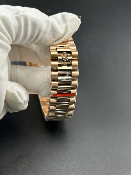 CLEANクリーン工場 ROLEXロレックスデイデイ ト エバーローズゴールド228235 40mm スレ一 トオンブレ文字盤 フルーテッドベゼル プレジデン トプレスレット 1:1精度