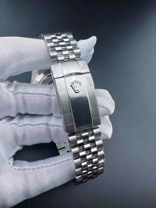 CLEANクリーン工場 ROLEXロレックスデイトジ ャスト126334 41mmシルバー文字盤 フルーテッド ベゼル ジュビリープレスレット 1:1精度