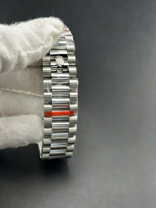 CLEANクリーン工場 ROLEXロレックスデイデイデイ 228236 40mmブラック文字盤 フルーテッドベ ゼル プレジデントプレスレット 1:1精度