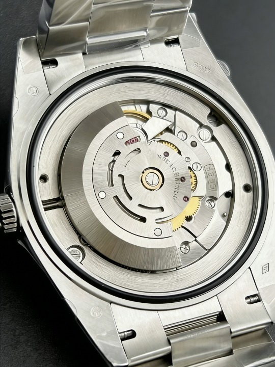 CLEANクリーン工場 ROLEXロレックスデイデイデイ 228239 40mmオリーブグリーン文字盤ローマ 数字 フルーテッドベゼル プレジデントプレスレッ 1:1精度