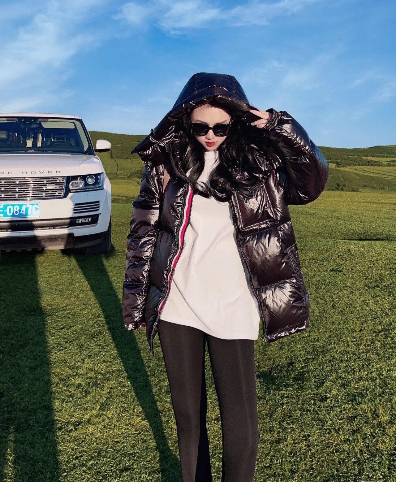 【公式認定ストア】MONCLERモンクレール 定番ダウンコート 限定発売中！多くの著名人やセレブに愛用されています! 爆買い！即完売必至 Montbeliard「三色ストライプジッパー」(さんしょくストライプジッパー)