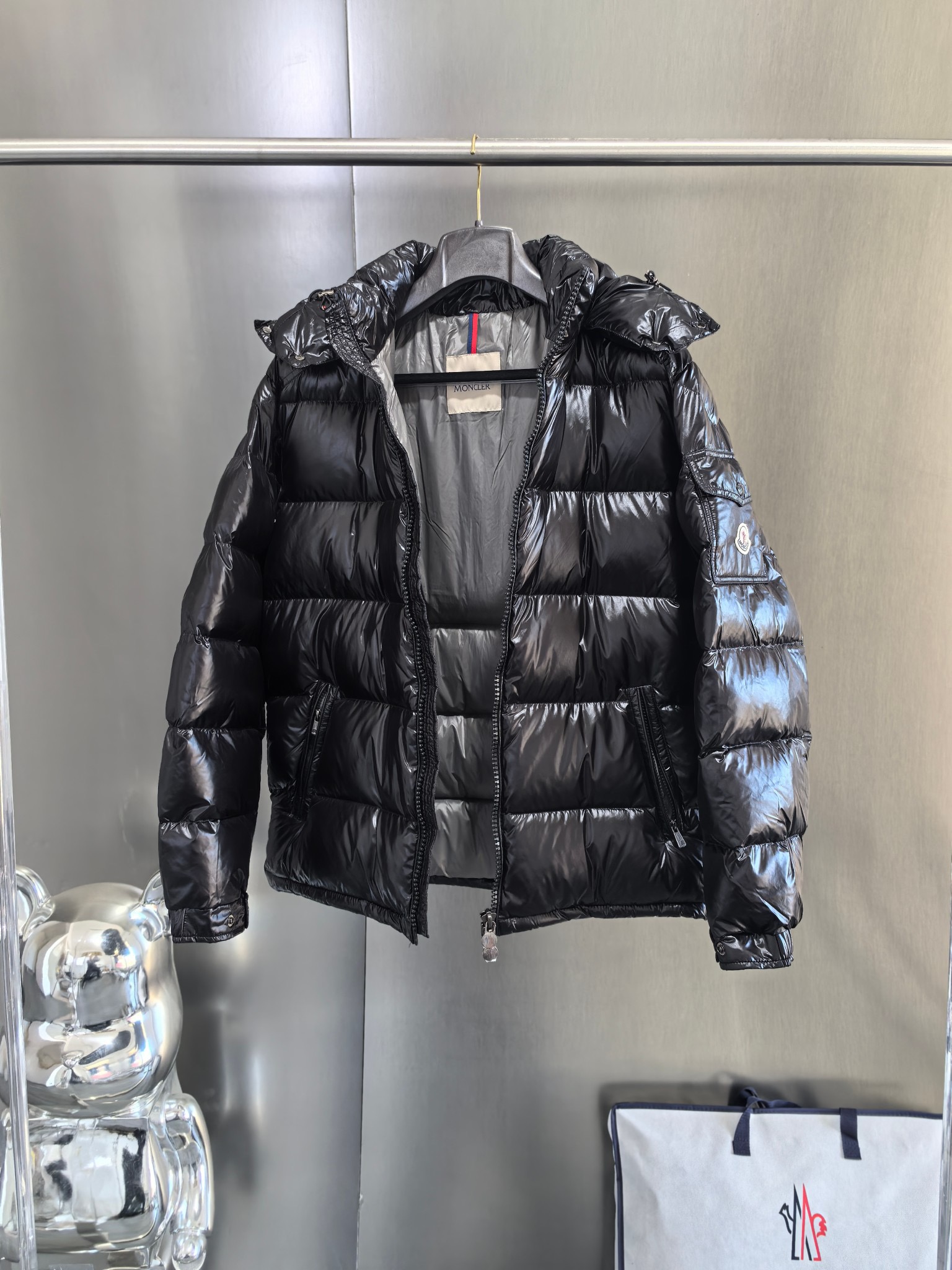 【公式認定ストア】MONCLERモンクレール 定番ダウンコート 限定発売中！多くの著名人やセレブに愛用されています! 爆買い！即完売必至 MAYA（ユニセックス）
