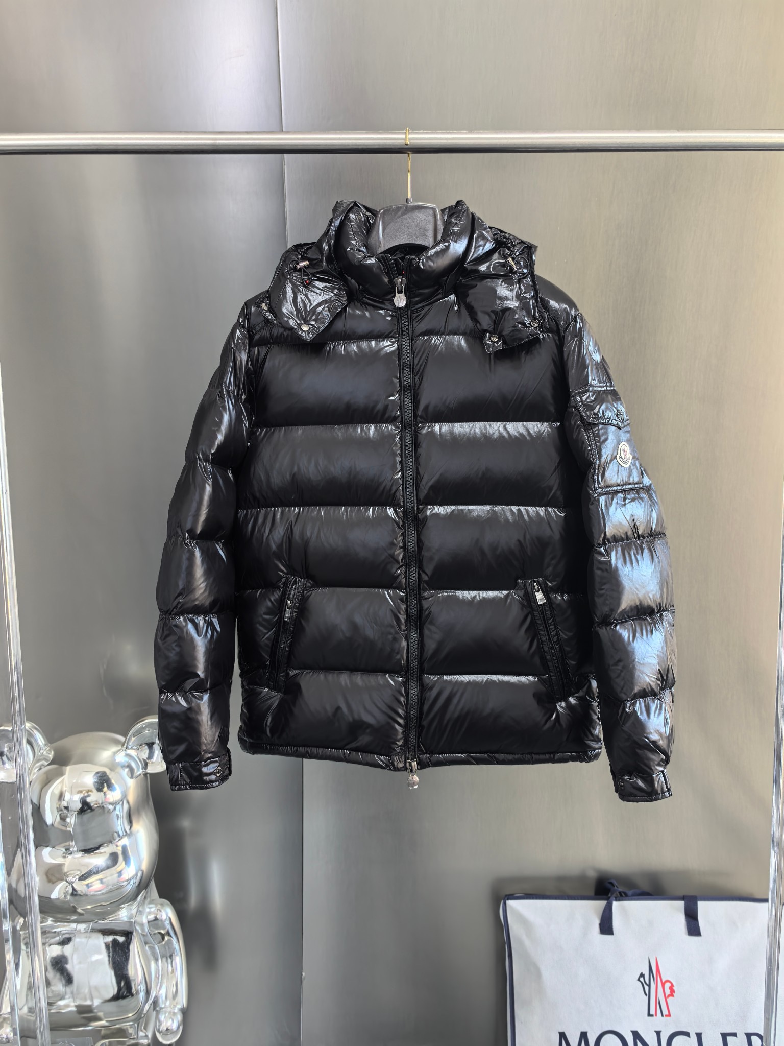 【公式認定ストア】MONCLERモンクレール 定番ダウンコート 限定発売中！多くの著名人やセレブに愛用されています! 爆買い！即完売必至 MAYA（ユニセックス）