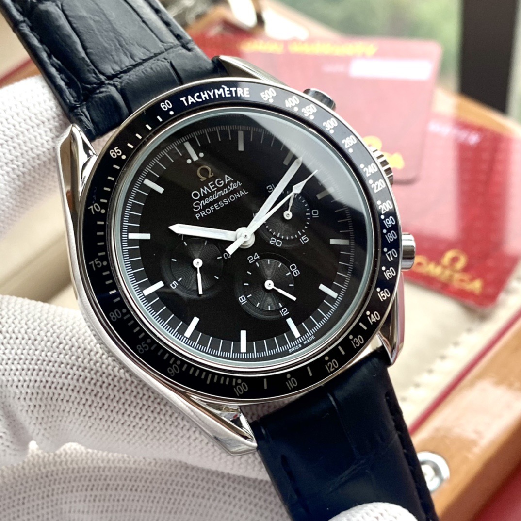 Speedmaste﻿r 50周年モデ﻿ル 42 mm OMEGA時計