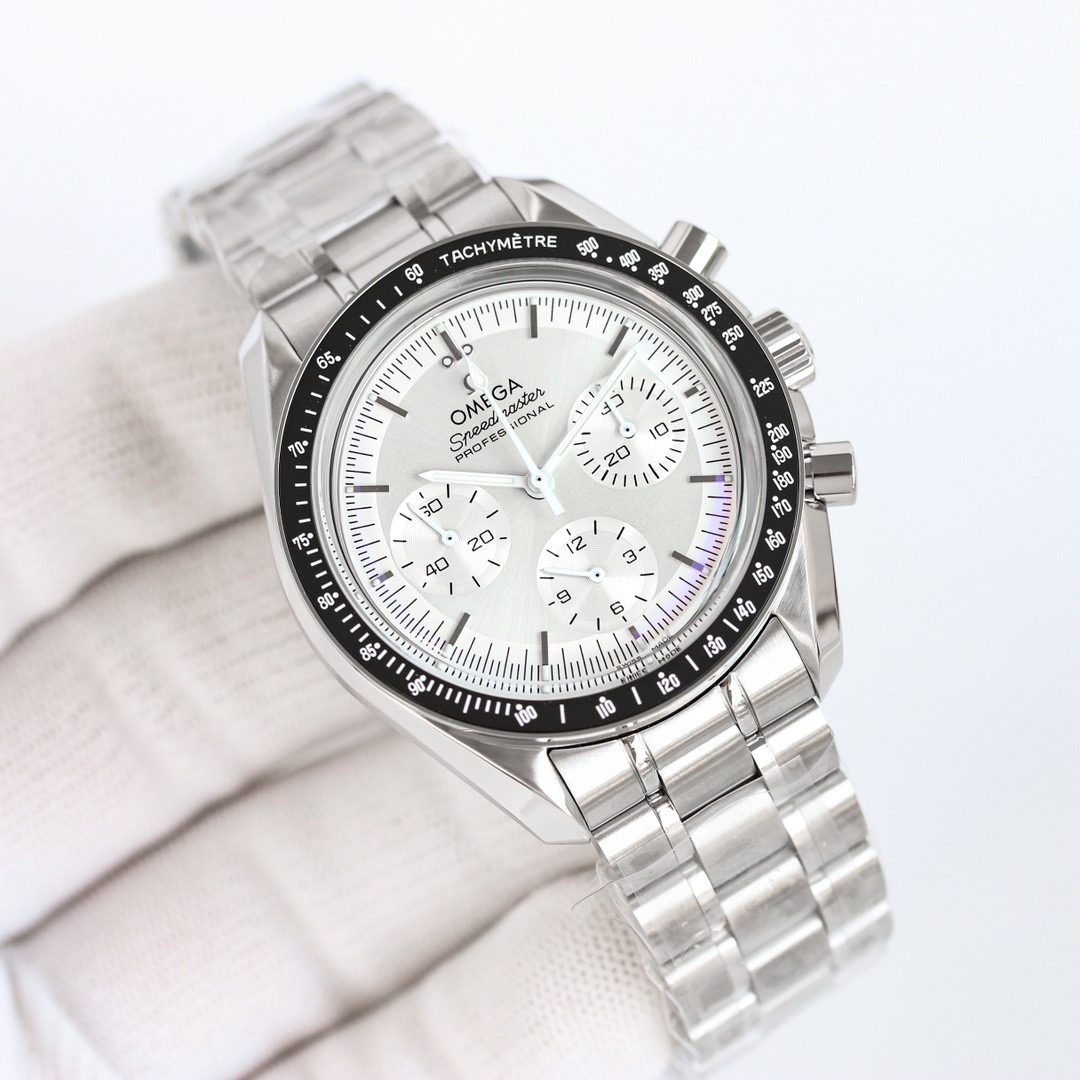 Speedmaste﻿r 50周年モデ﻿ル 42 mm OMEGA時計