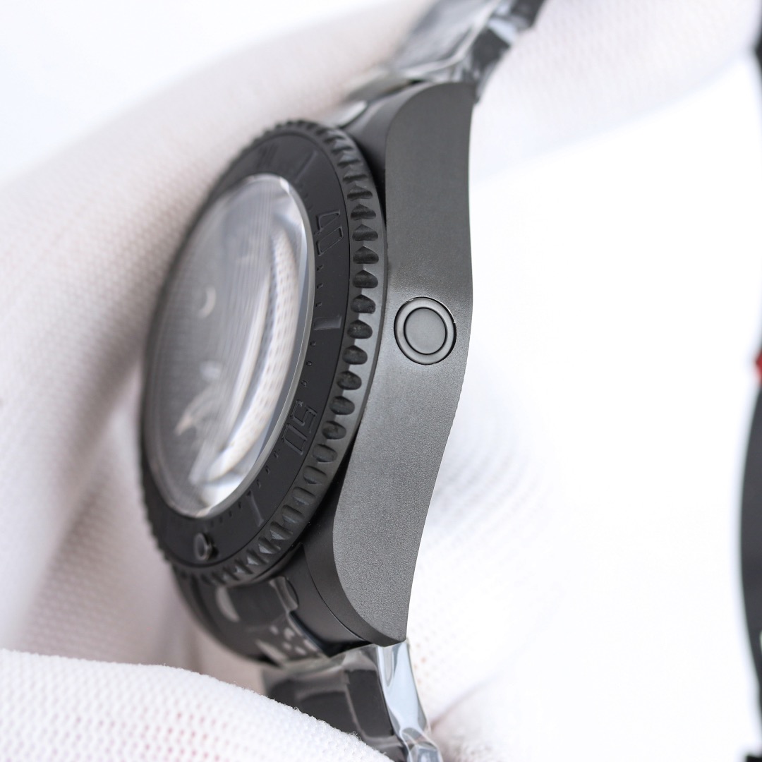 NEW 2025 ロレックス（スイスの腕時計ブランド）Rolex 44mm 鉄 黒水妖怪 大魔王 機械式時計