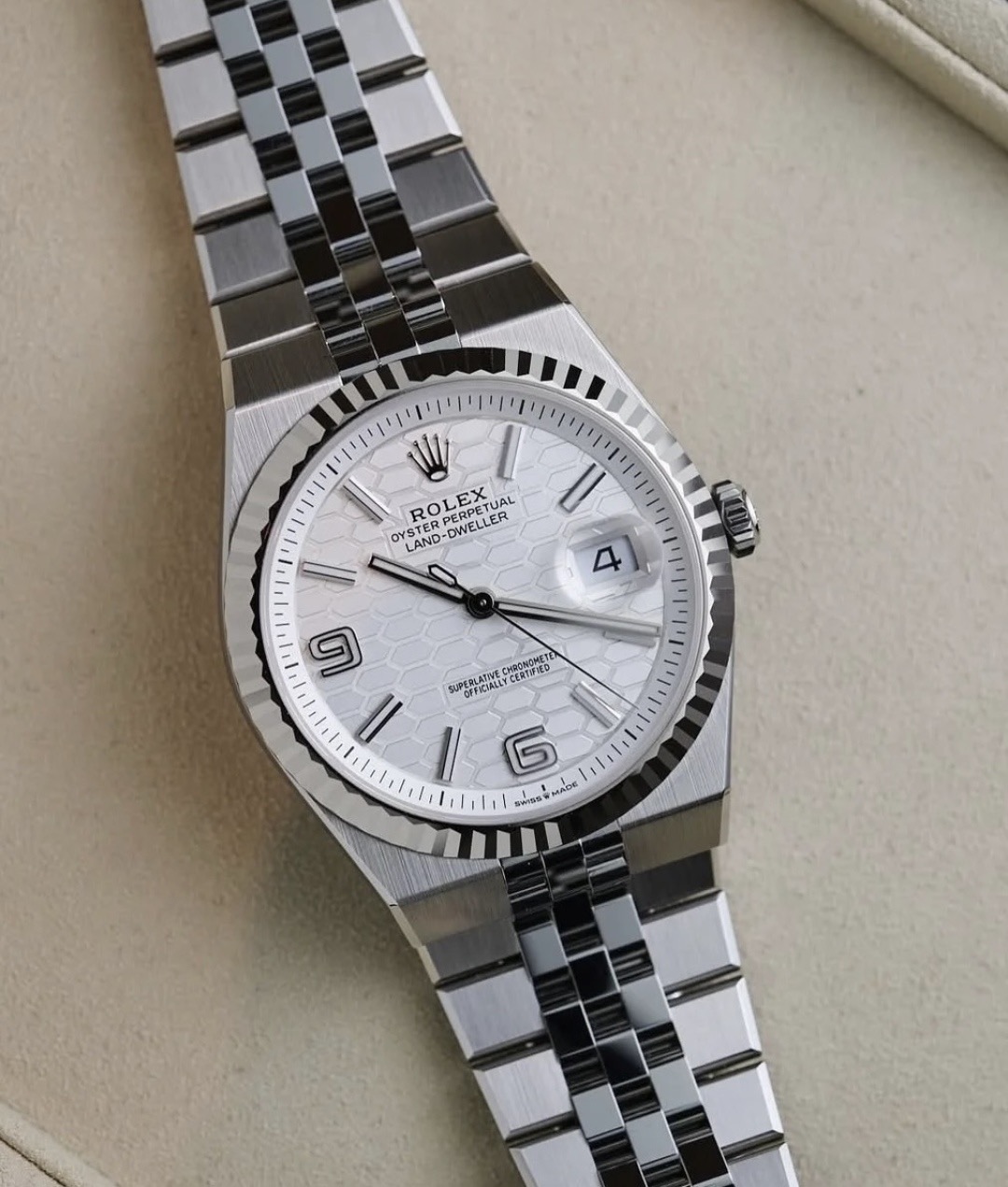 NEW 2025 ロレックス（スイスの腕時計ブランド）Rolex  Land-Dweller 40mm機械式時計