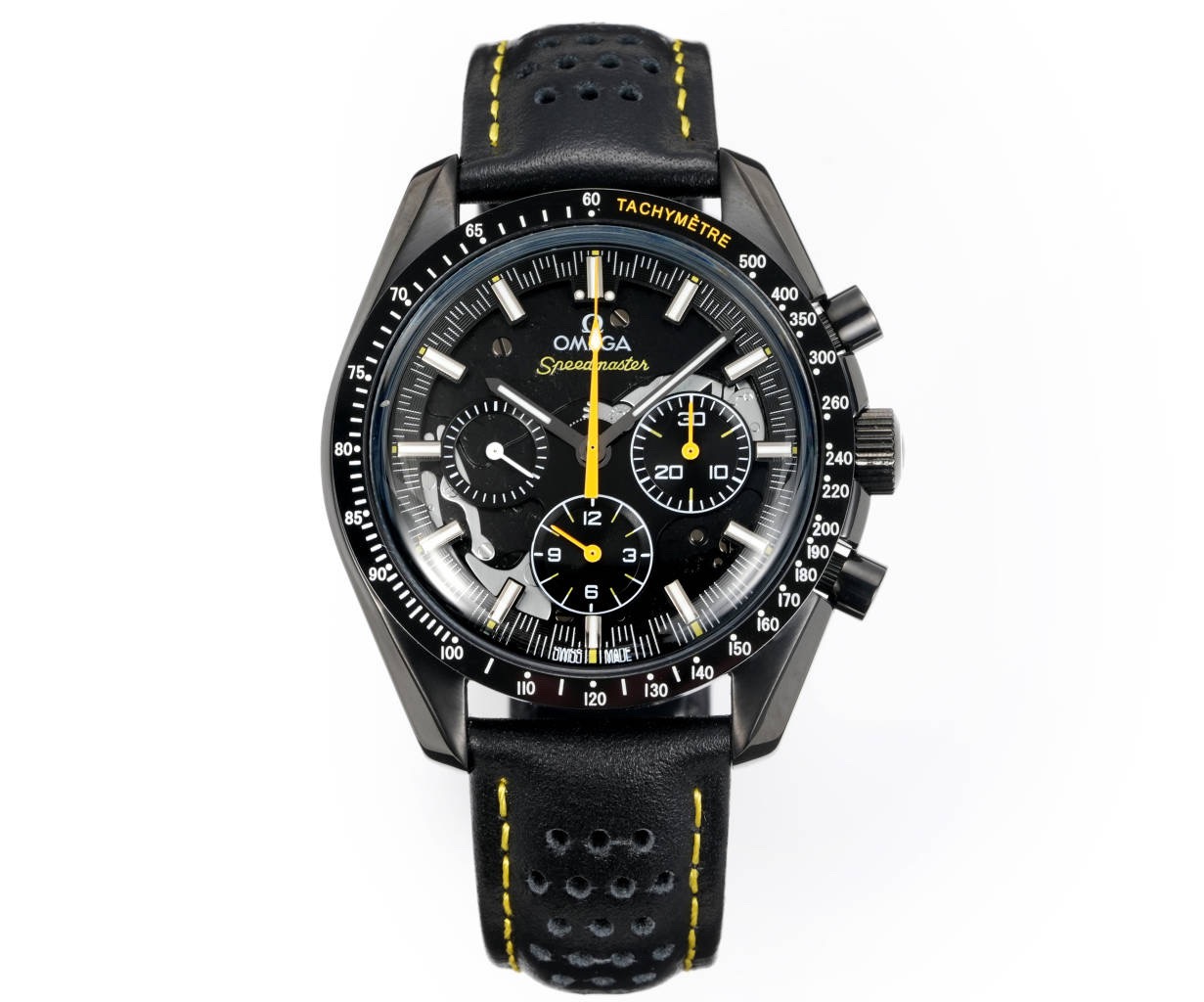 OMEGA（オメガ）スピードマスター ダークサイド・オブ・ザ・ムーン “アポロ8号” 機械式腕時計 44MM