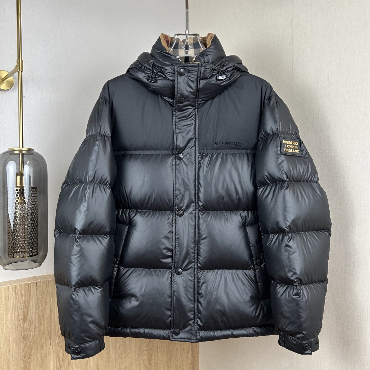 BURBERRY 2025年新作 バーバリー ダウンジャケット フルロゴプリント ユニセックスモデル moncler