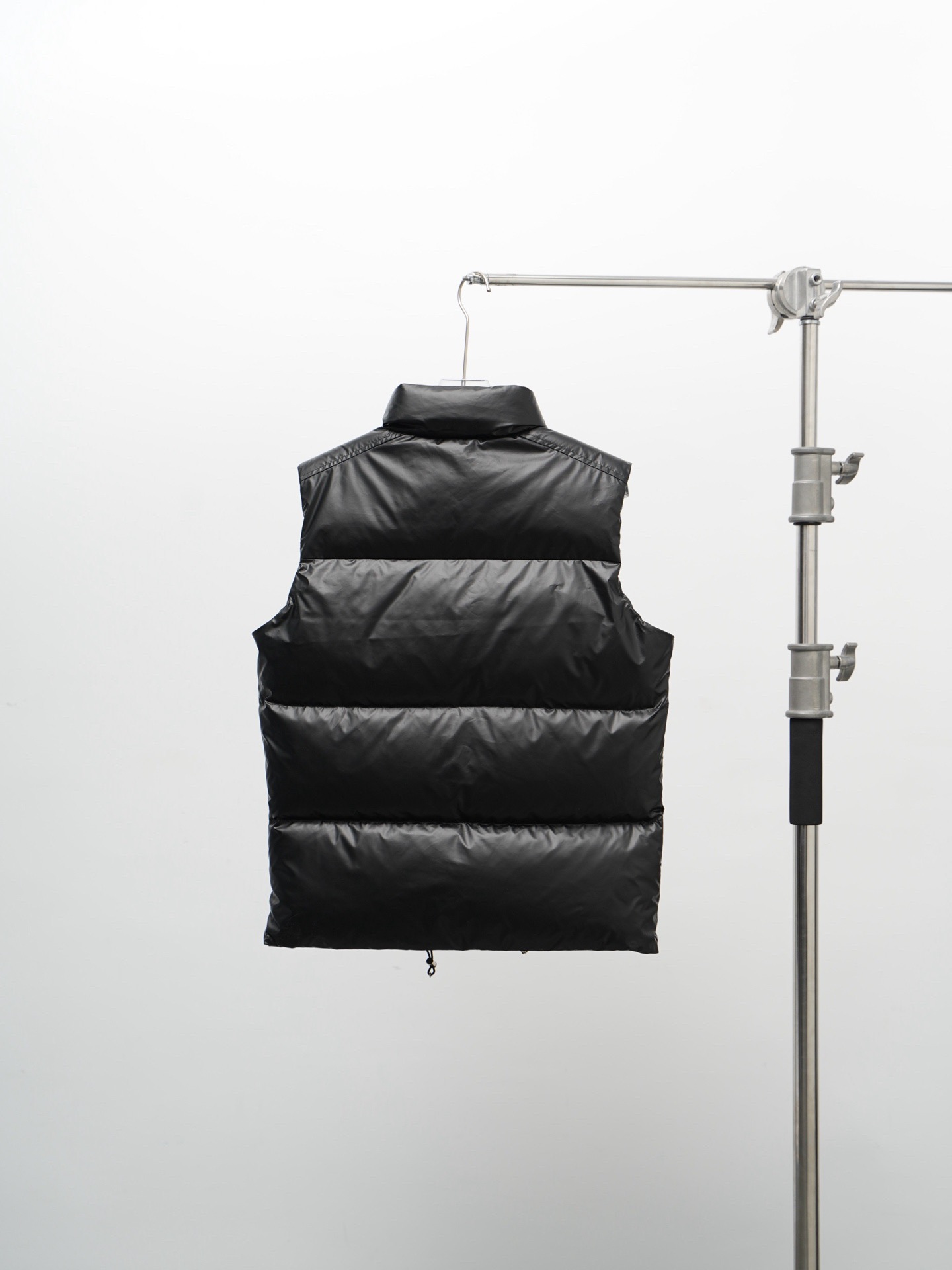 PRADAプラダ 冬季新作 90％ホワイトダックダウン トライアングルロゴ ダウンベスト カップルモデルMONCLER