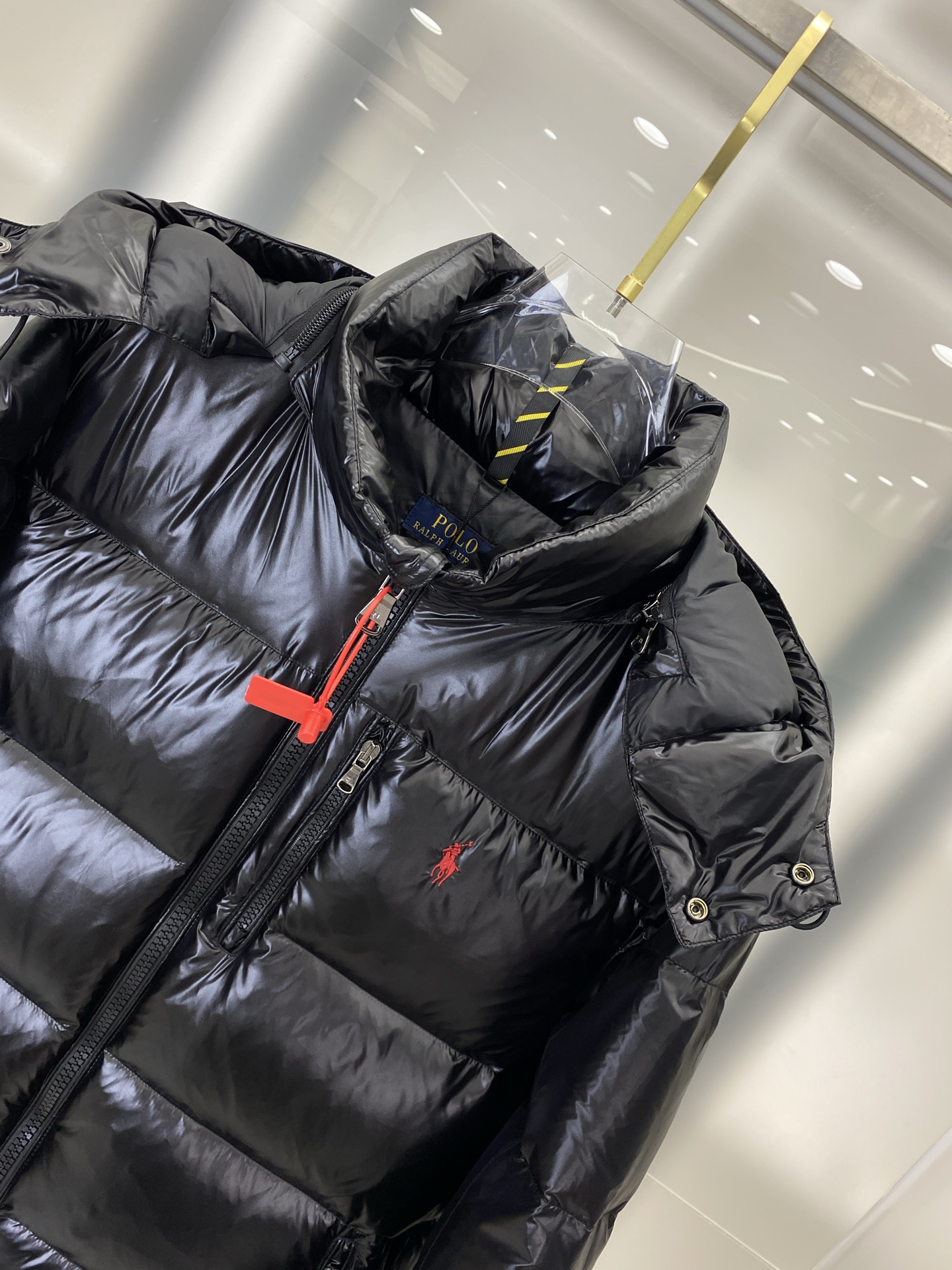 【人気商品】Ralph Lauren ラルフローレン 2025年新作 ポニー刺繍入り シャイニー セミハイネック ダウンジャケット MONCLER