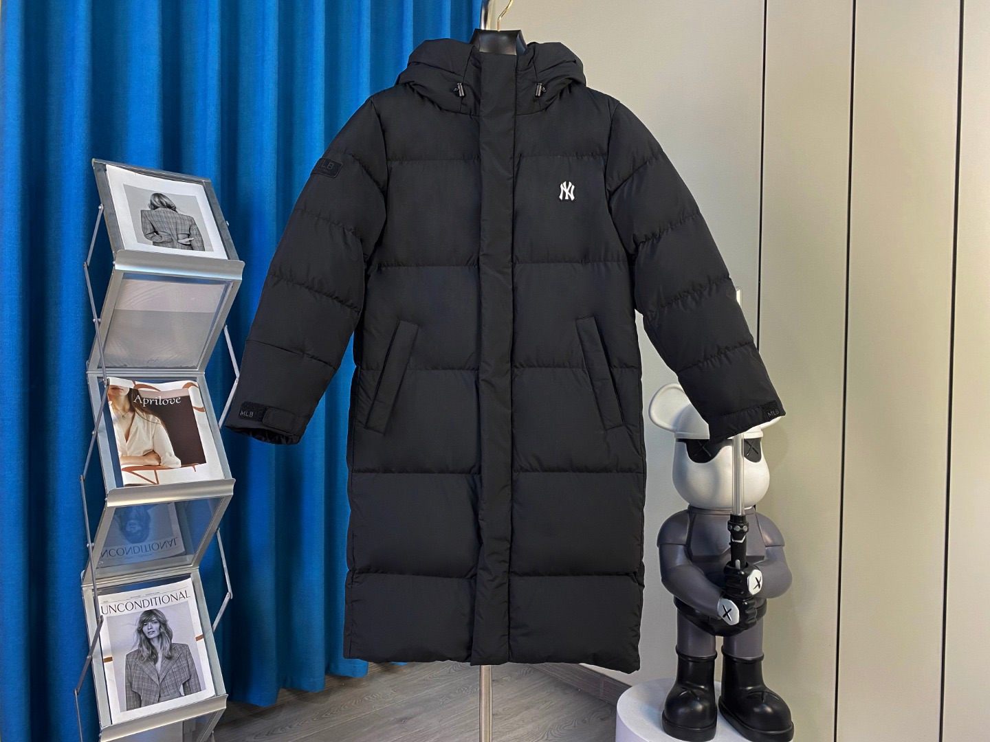 MLB ロングダウンコート 申ミナ（シン・ミナ）着用モデル NYロゴ入り カップルペアモデルmoncler