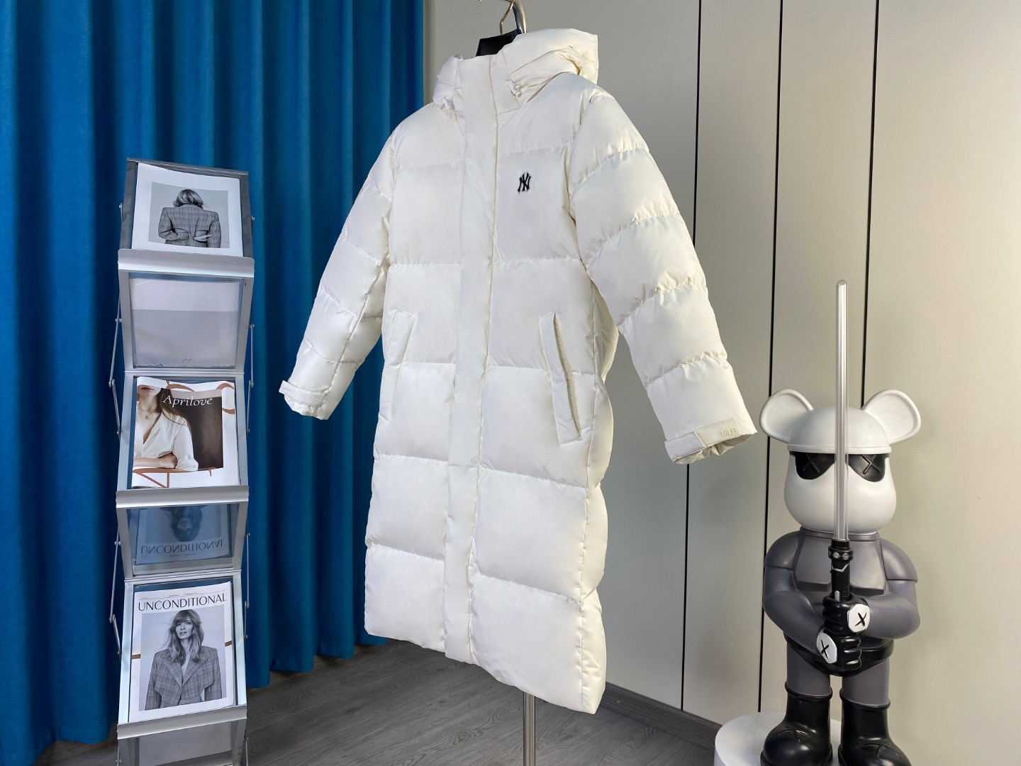 MLB ロングダウンコート 申ミナ（シン・ミナ）着用モデル NYロゴ入り カップルペアモデルmoncler