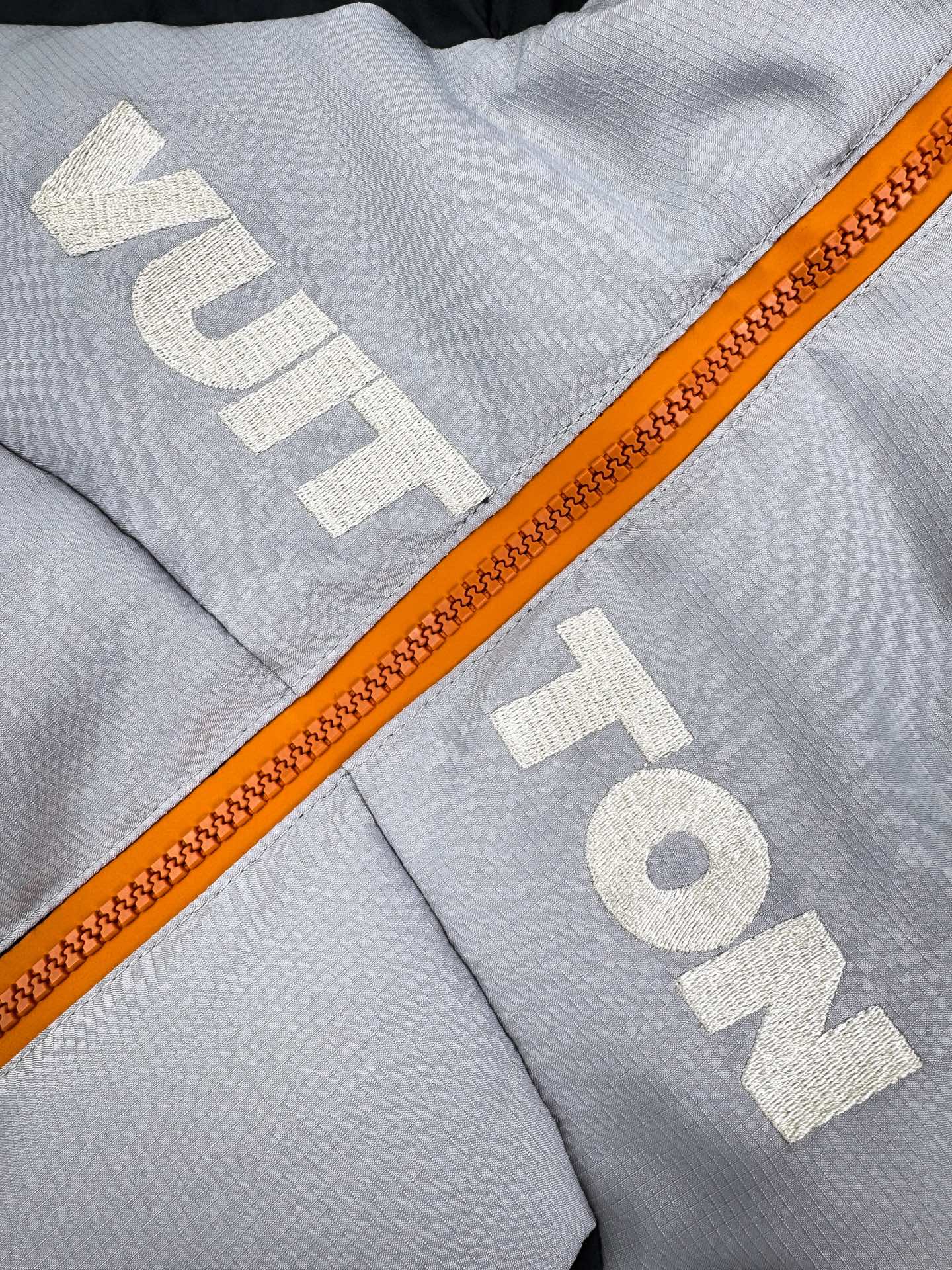 ルイ・ヴィトン スキージャケット ツートンカラー（グースダウン）スキーダウンジャケット 90グースダウン  MONCLER