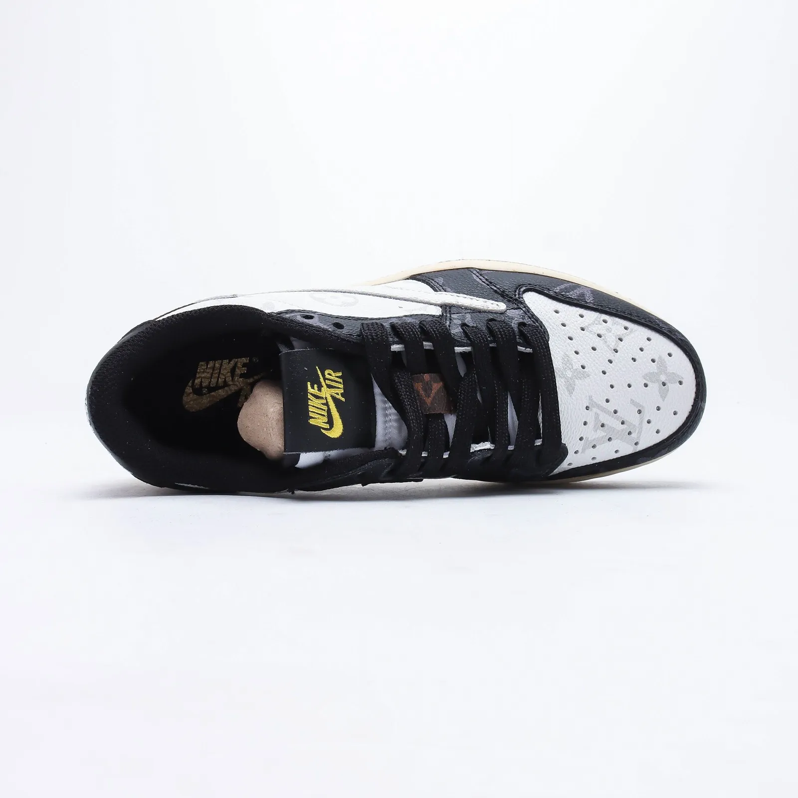 【日本未入荷】louis vuitton x travis scott x nike air jordan 1 low og sp damier azur lv monogram 【正規品】 代金引換