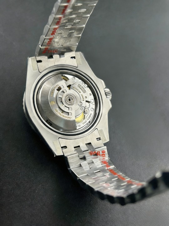CLEANクリーン工場 ROLEXロレックスGMTマス ター ll 126710GRNR 40mmブラック/グレーベゼ ル グリーン針 ジュビリー 1:1精度
