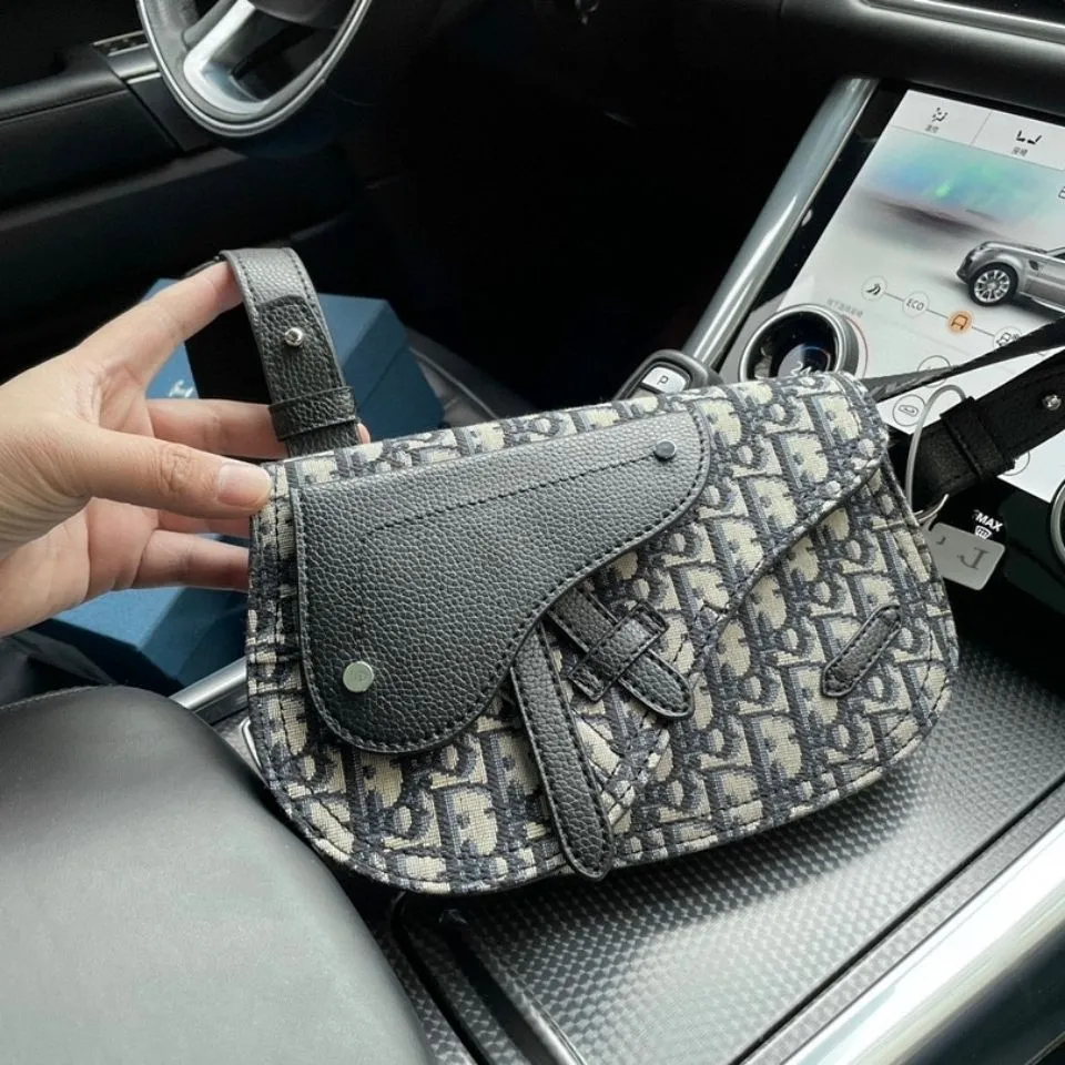 Dior SADDLE メッセンジャーバッグ