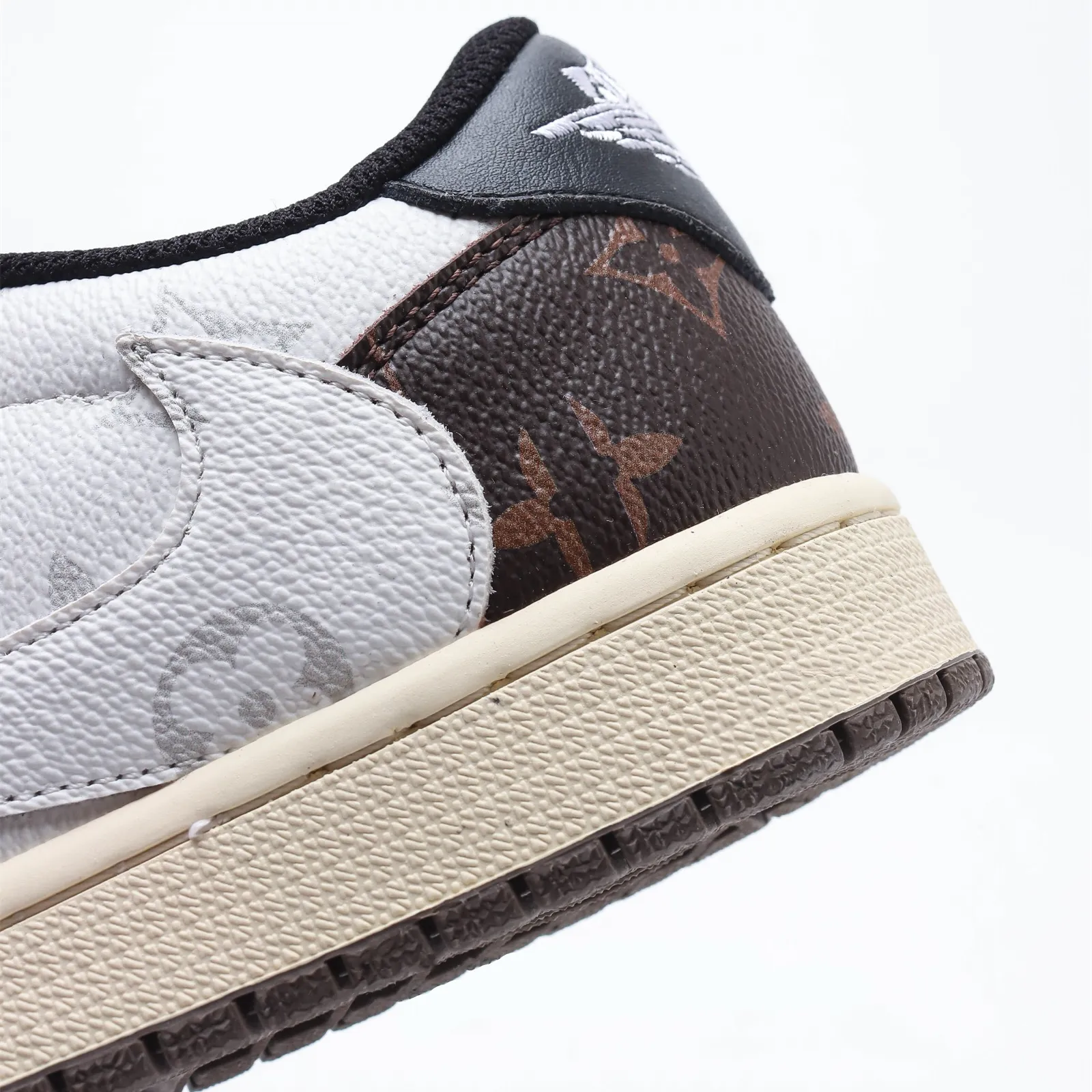 【日本未入荷】louis vuitton x travis scott x nike air jordan 1 low og sp damier azur lv monogram 【正規品】 代金引換