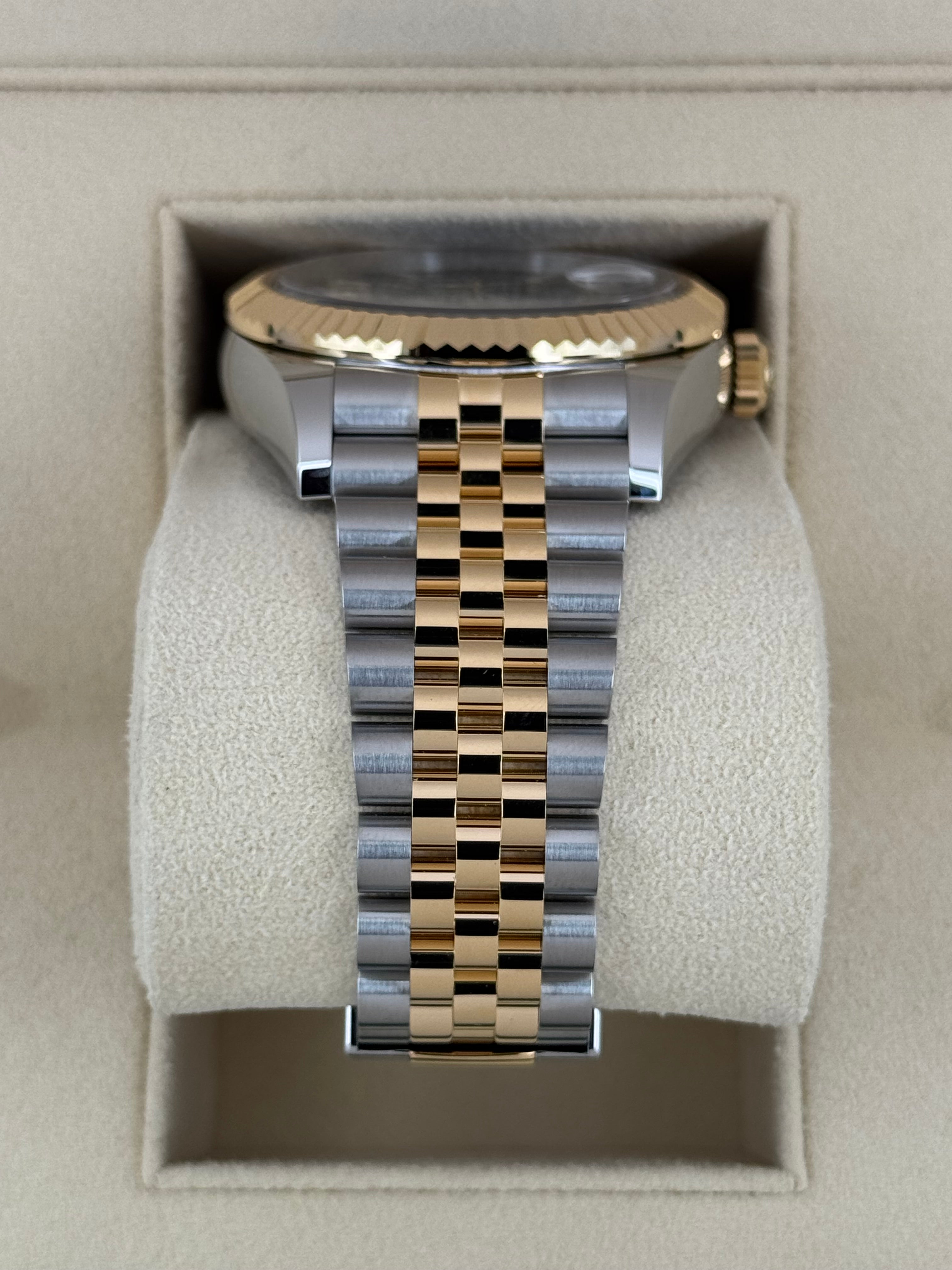 NEW 2025 ロレックス スカイドゥエラー 42mm 336933 ジュビリーブラックダイヤル