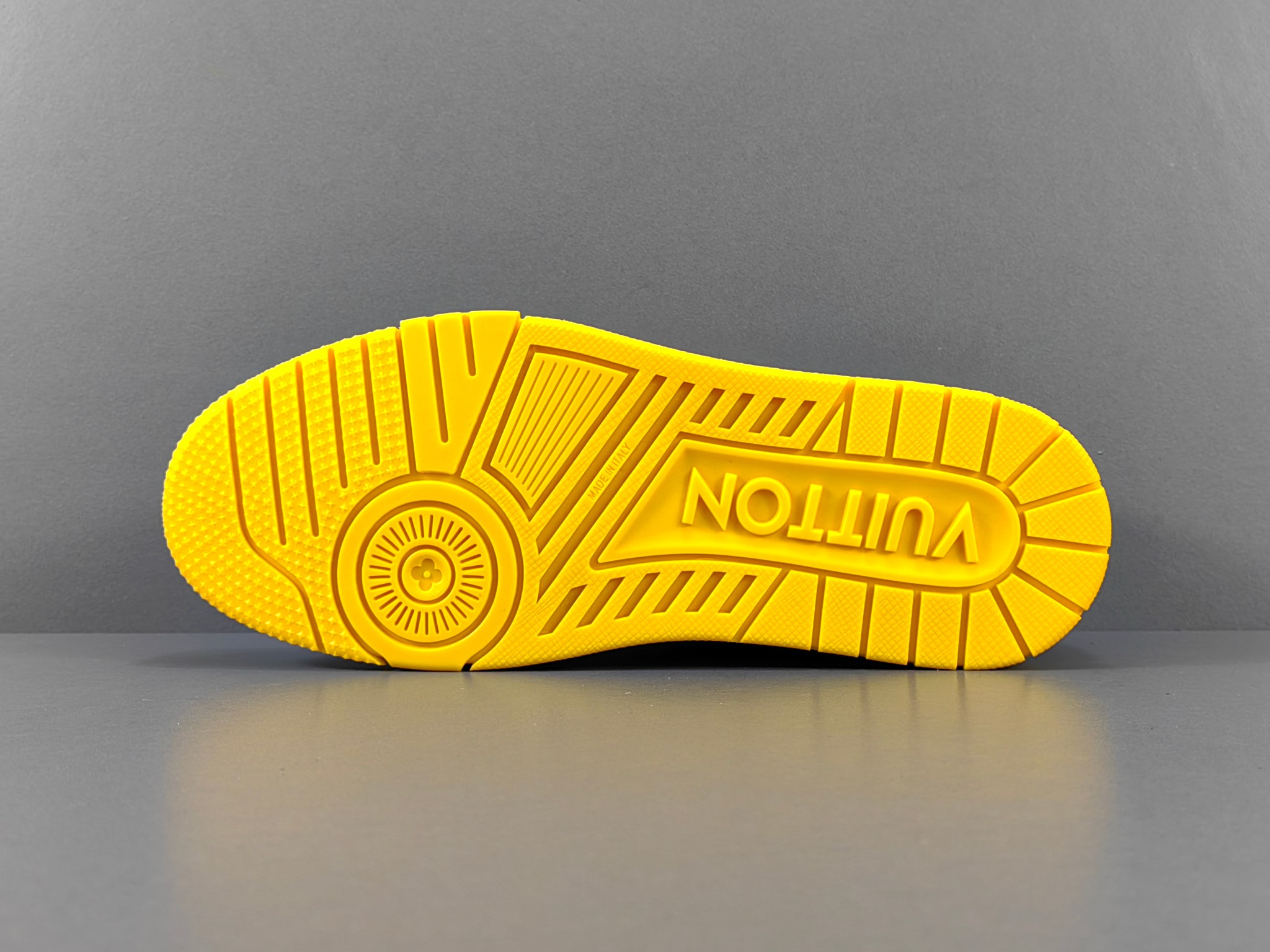 louis vuitton の の 2024 trainer スニーカー 2