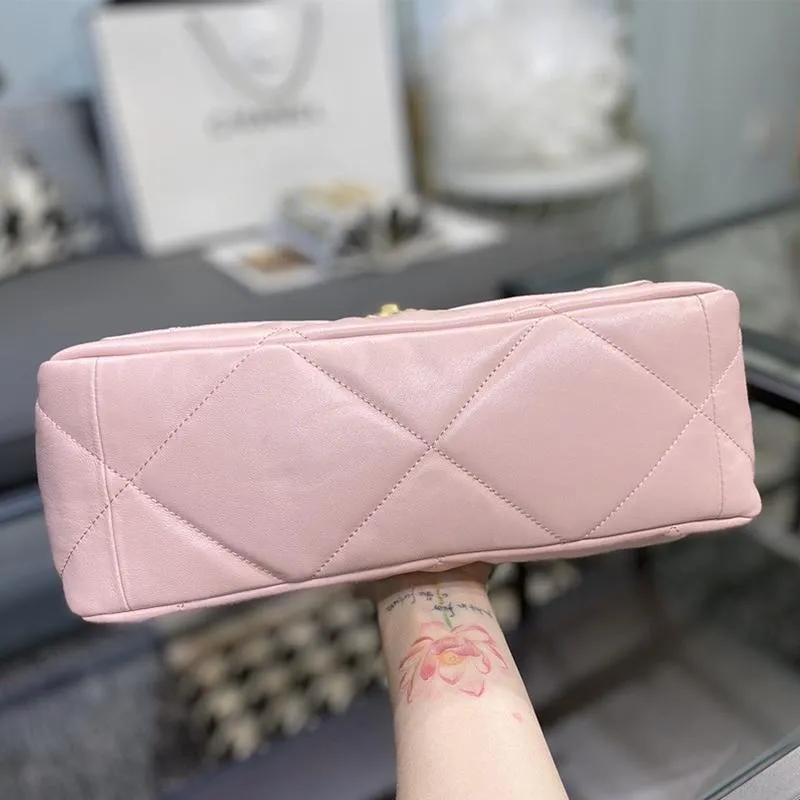 CHANEL(シャネル) 19 ハンドバッグ 2色