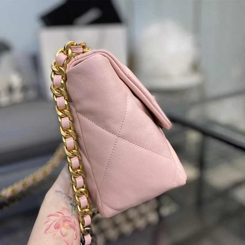 CHANEL(シャネル) 19 ハンドバッグ 2色