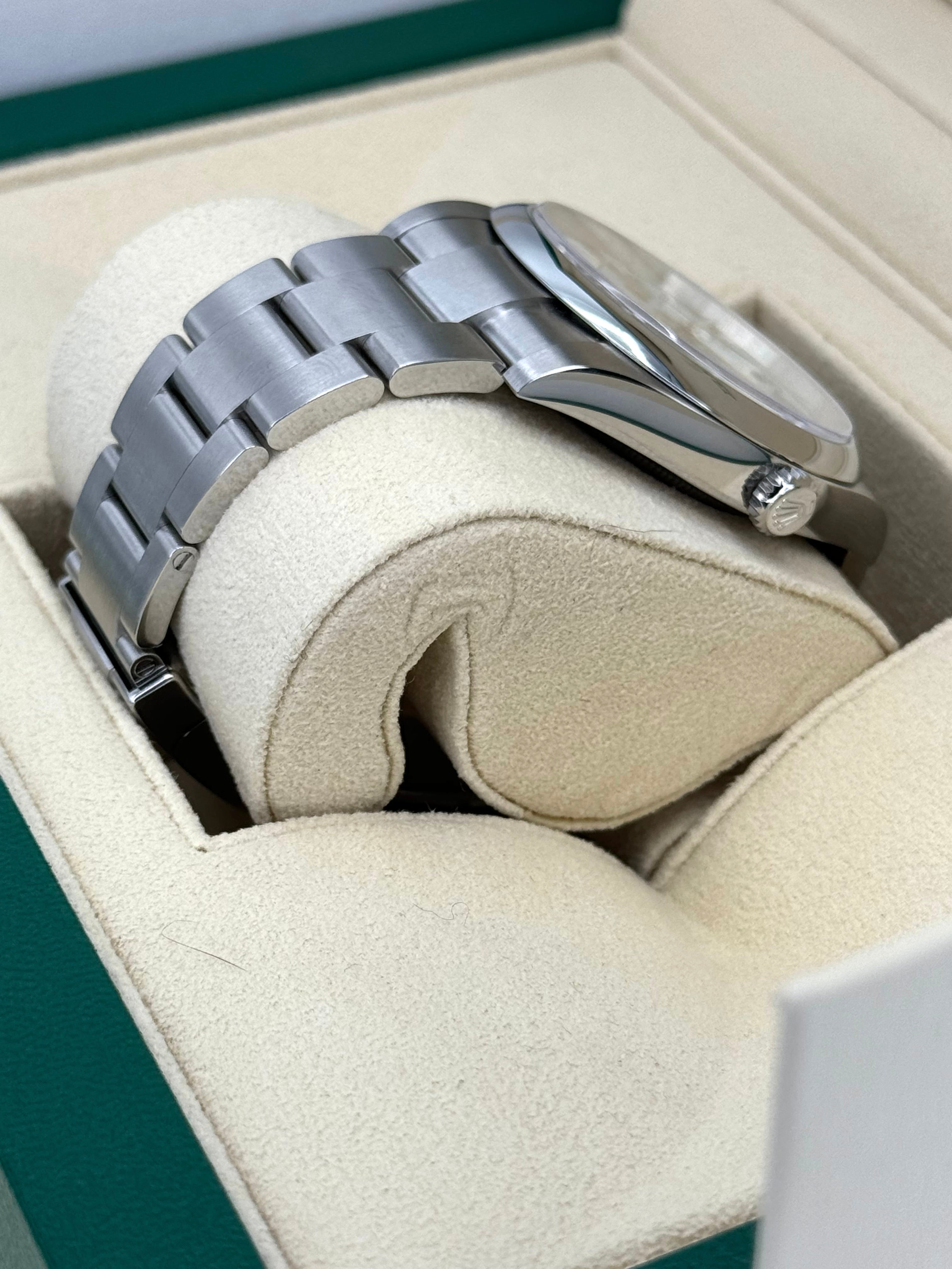 NEW 2024 ロレックス オイスターパーペチュアル 41mm 124300 セレブレーションダイヤル