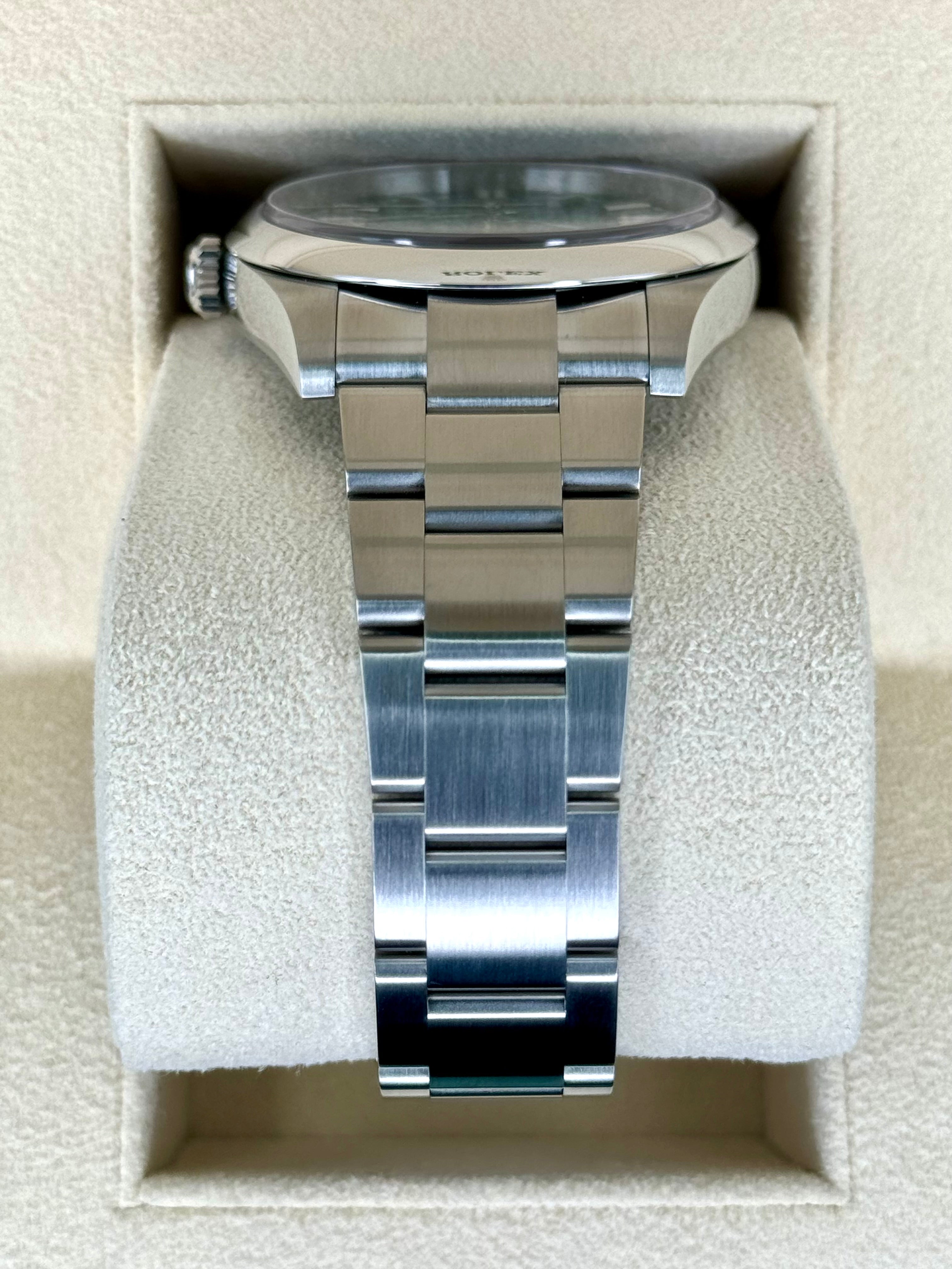 NEW 2024 ロレックス オイスターパーペチュアル 41mm 124300 グリーンダイヤル