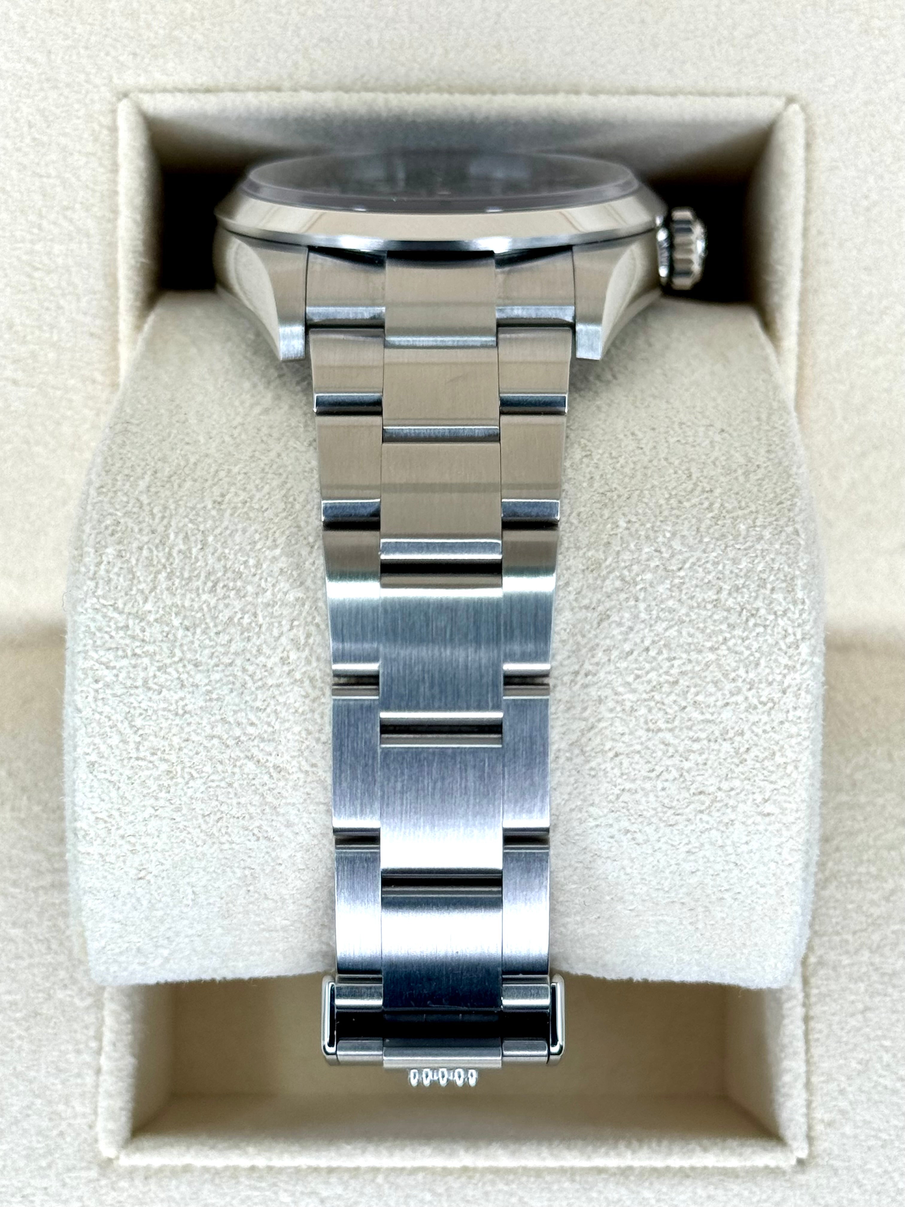 NEW 2024 Rolex Explorer 36mm 124270 ステンレススチール ブラックダイヤル