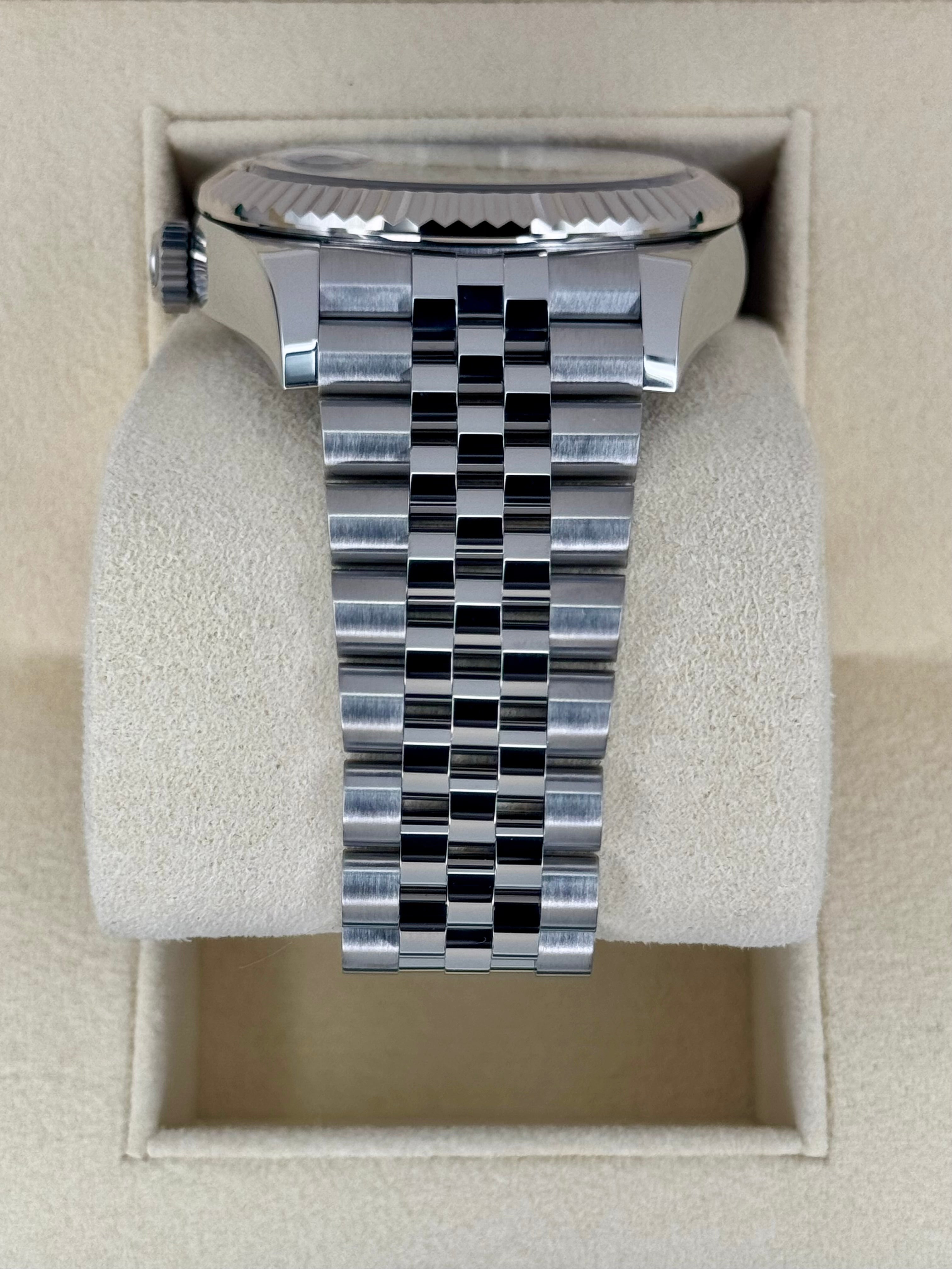 2022 スカイドゥエラー 42mm 326934 ステンレススティール ジュビリー ブルーダイヤル