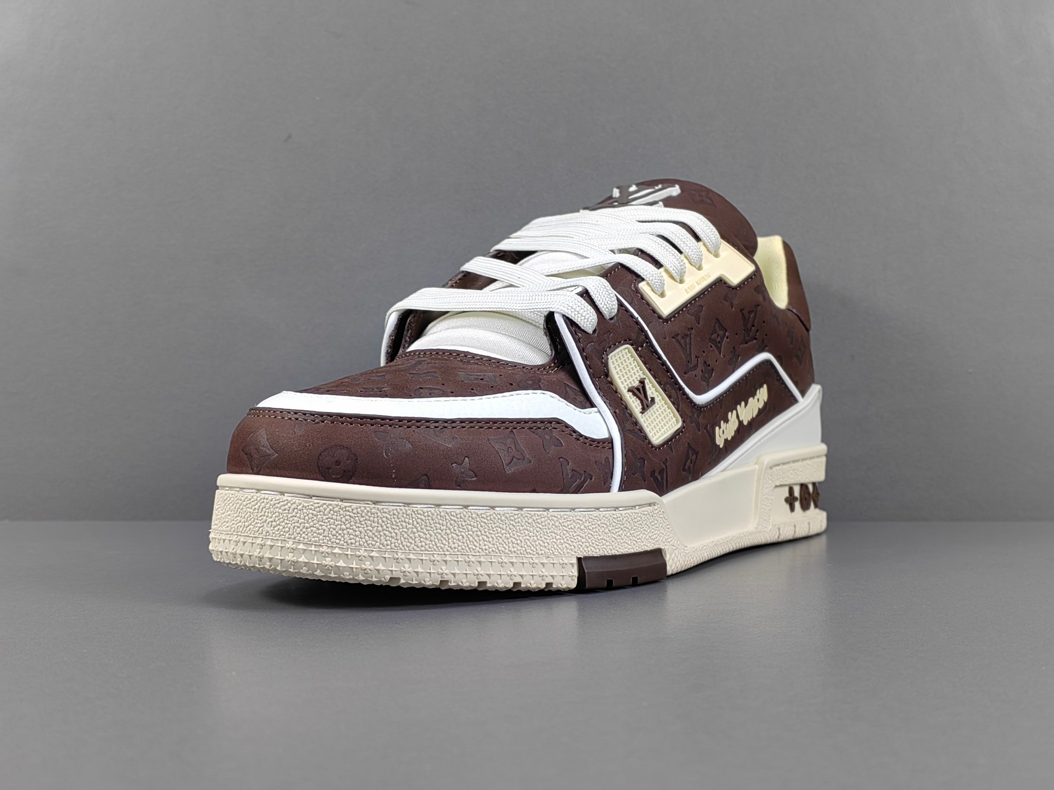 louis vuitton skate シリーズ 24ss の新作トレーナースニーカー スケートシューズ カップル用 2