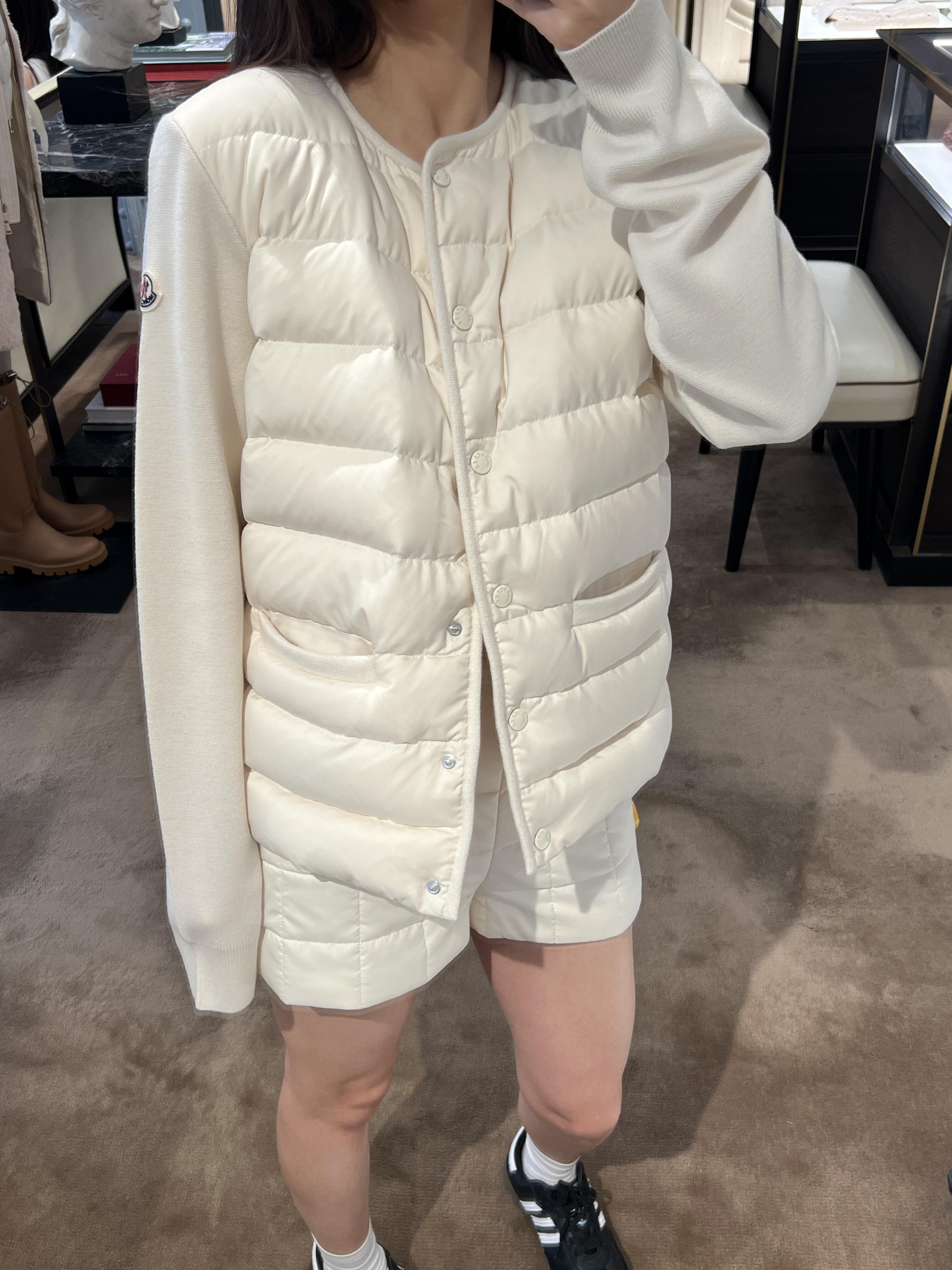 【人気商品】MONCLERレディース ウールハイネックショート丈ダウンジャケット 無地