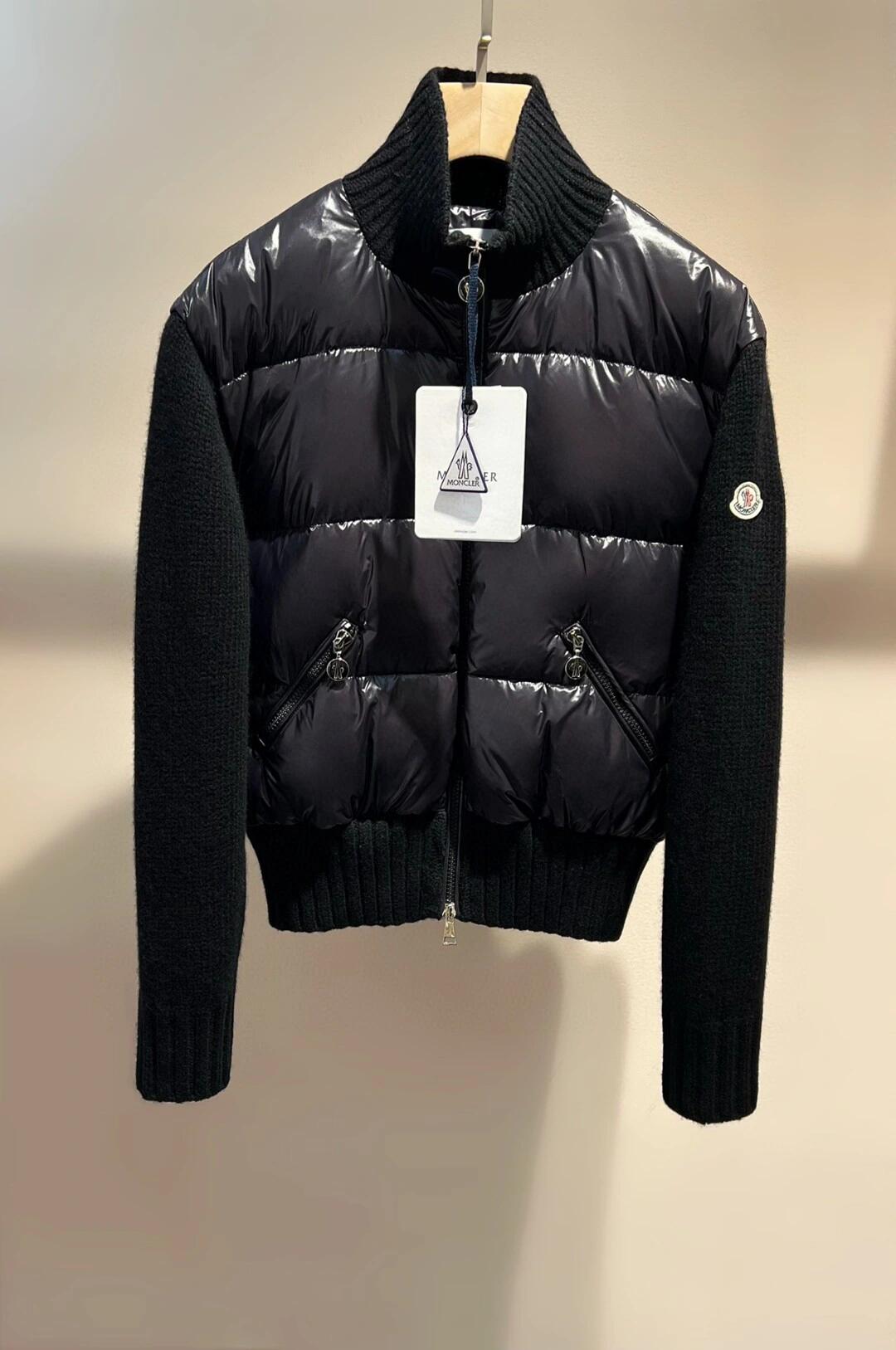 【人気商品】MONCLERレディース ウールハイネックショート丈ダウンジャケット 無地