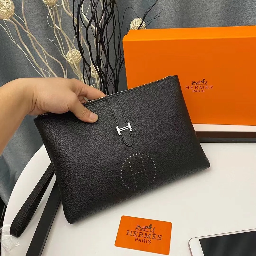 【HERMES 公式旗艦店】エルメス クラッチバッグ 当日出荷 好評に付き再入荷！28*18*3CM