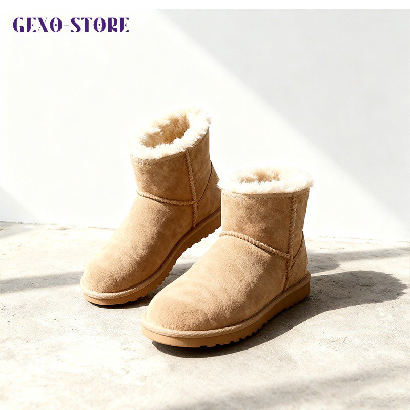 時尚毛絨短靴側面特寫