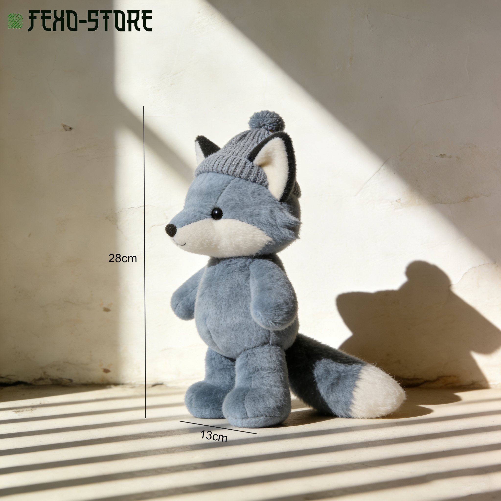 可愛造型療癒抱枕玩偶放在沙發上