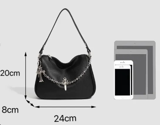 クロムハーツ レザーショルダーバッグ 黒 中型 チェーン付き