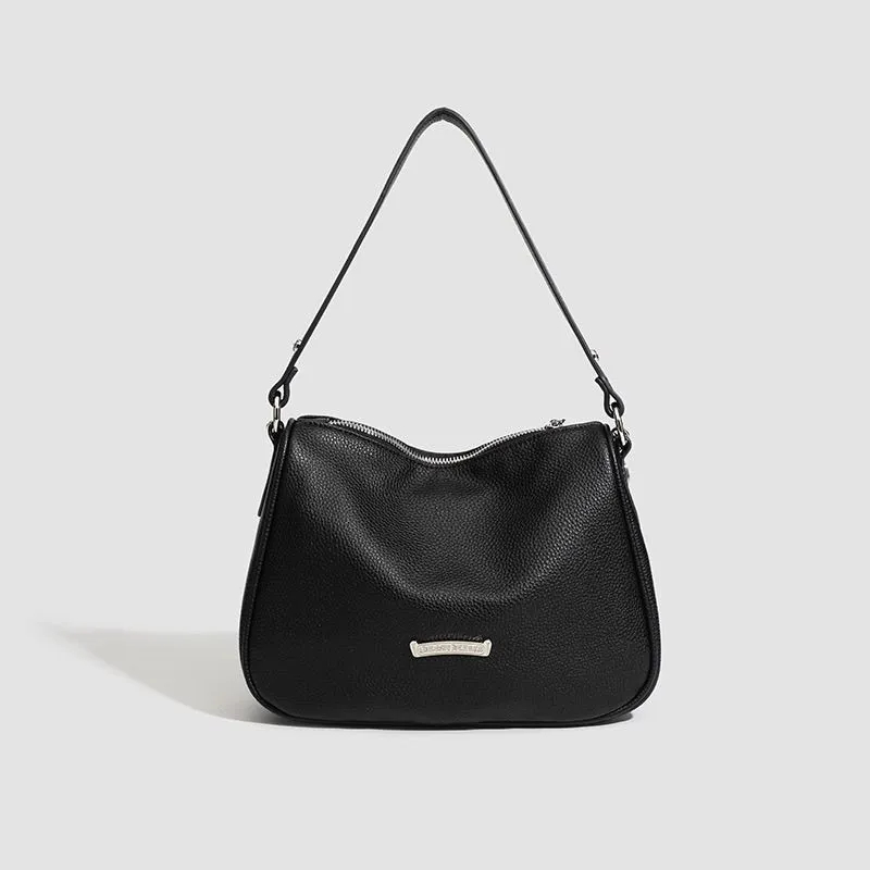 クロムハーツ レザーショルダーバッグ 黒 中型 チェーン付き