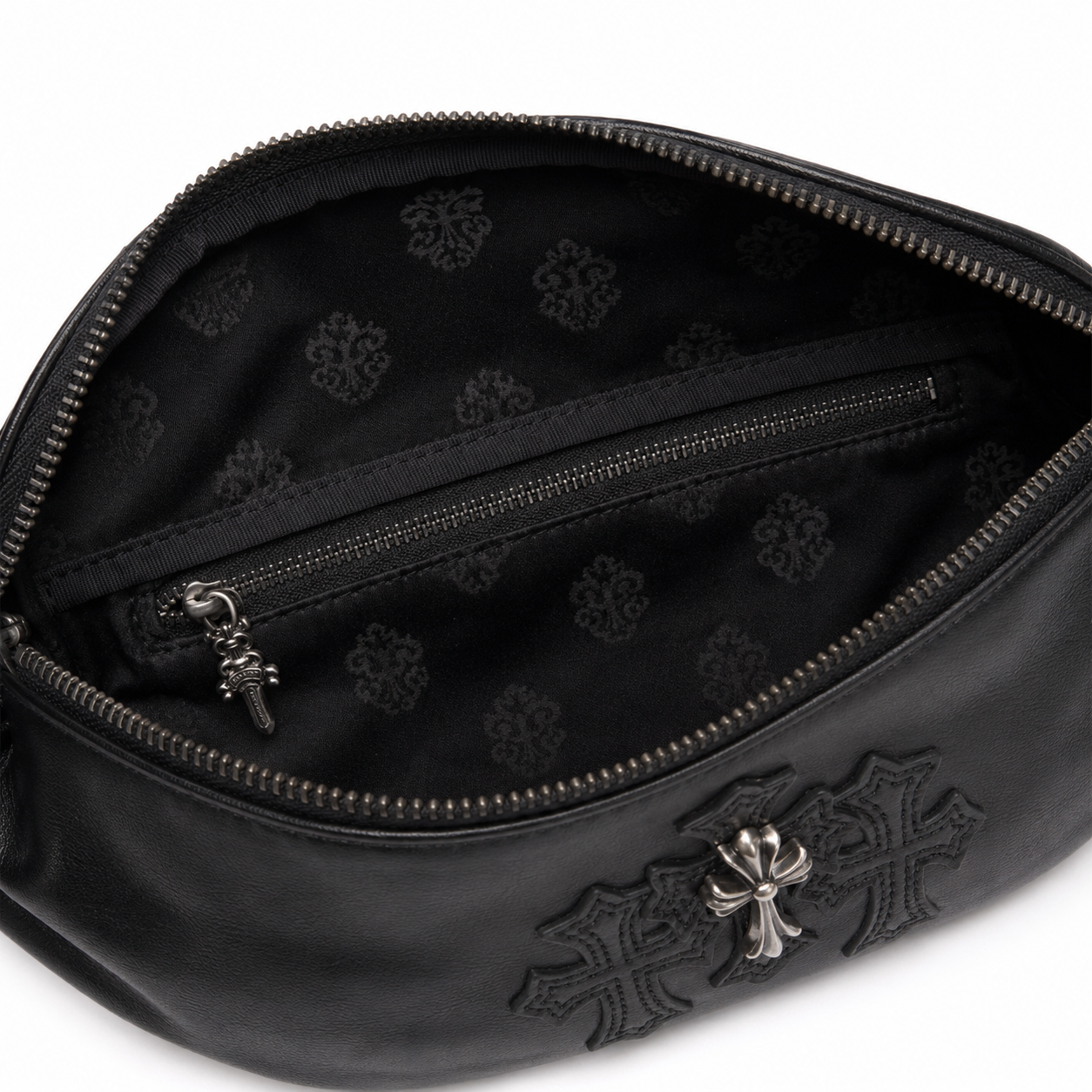 【Chrome Hearts】クロムハーツ チェストバッグ／ウェストバッグ – ゴシッククロスが際立つブラックレザー
