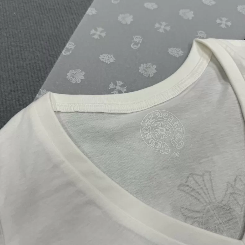 【クロムハーツ】Vネックプリント半袖Tシャツ レディース フィットシルエット キャミソールトップス ホワイト/ブラック
