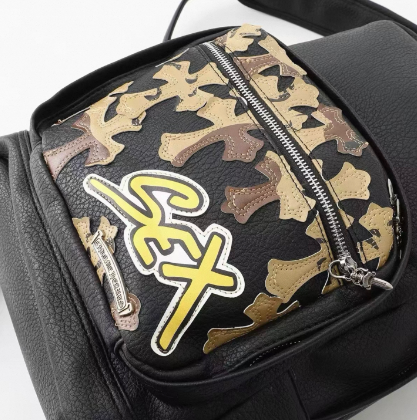Chrome Hearts ワッペン付きカモフラレザークロスパッチバックパック