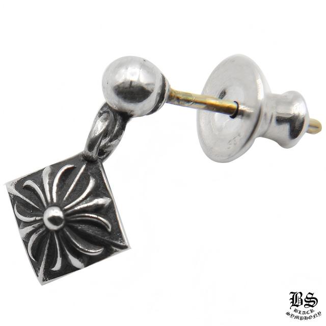 クロムハーツ CHプラス ピラミッド ドロップ ピアス