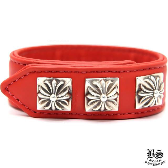 クロムハーツ 3ボタン2スナップ ブレスレット ピラミッドクロスボタン レッド