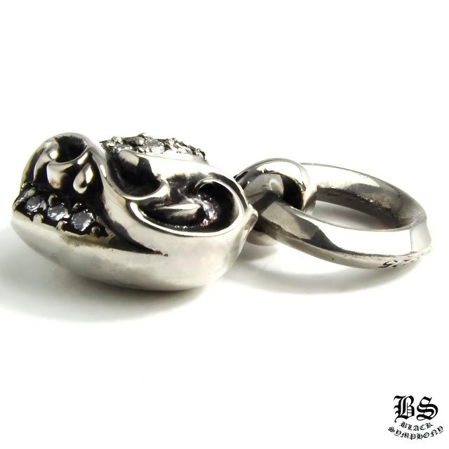 クロムハーツ ハートチャーム with パヴェダイヤモンド