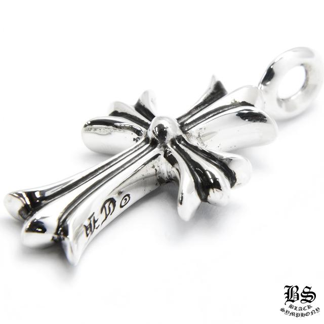 クロムハーツ タイニーCHクロスチャーム with パヴェダイヤモンド