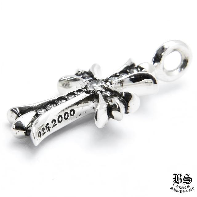 クロムハーツ タイニーCHクロスチャーム with パヴェダイヤモンド